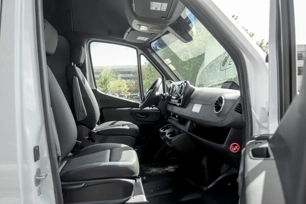 Used 2026 Arctic White Mercedes-Benz Cargo 170 WB image 20