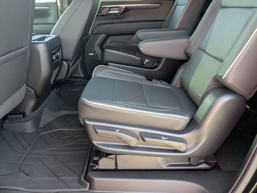 2025 Chevrolet Suburban Premier - Photo 28