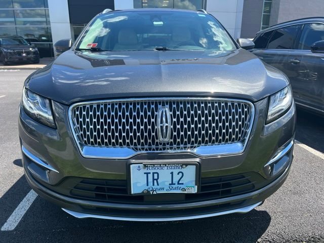 Used 2019 Gray Lincoln Select image 2
