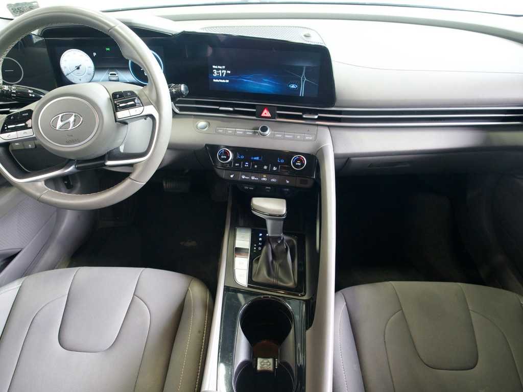 Used 2023 Black Hyundai SEL image 27