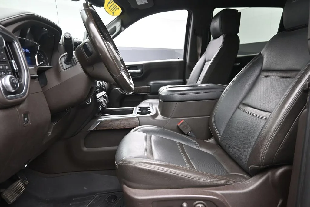 Used 2019 White GMC Denali image 16