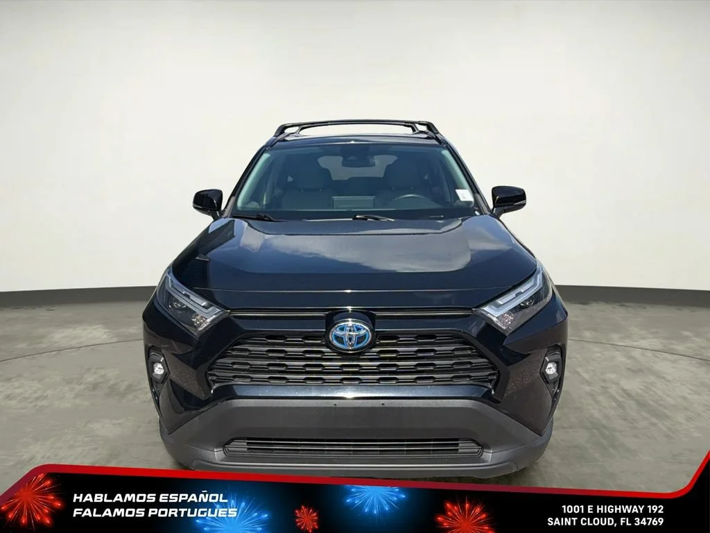 Used 2022 Black Toyota XLE Premium image 9
