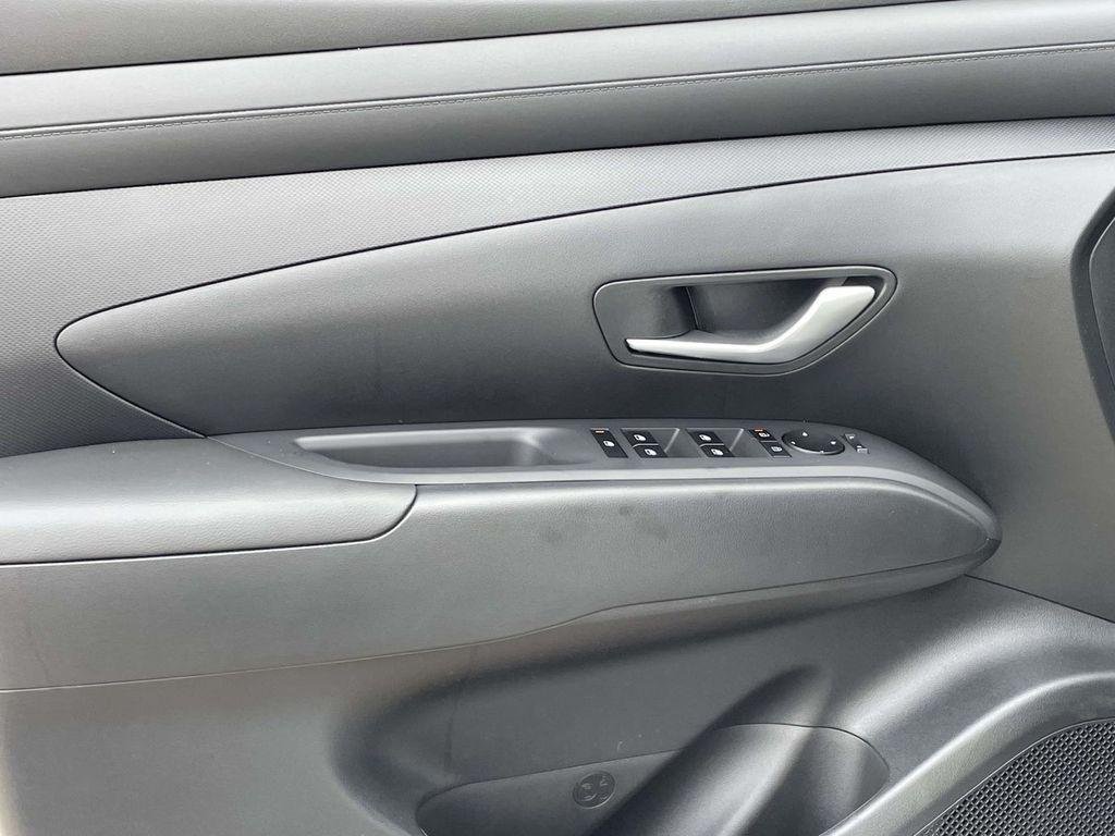 New 2026 White Hyundai SEL FWD image 15