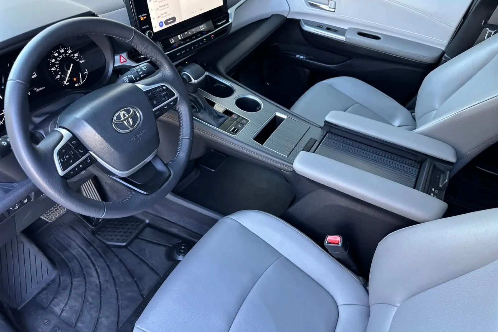 Certified Used 2025 Wind Chill Pearl Toyota XLE image 11