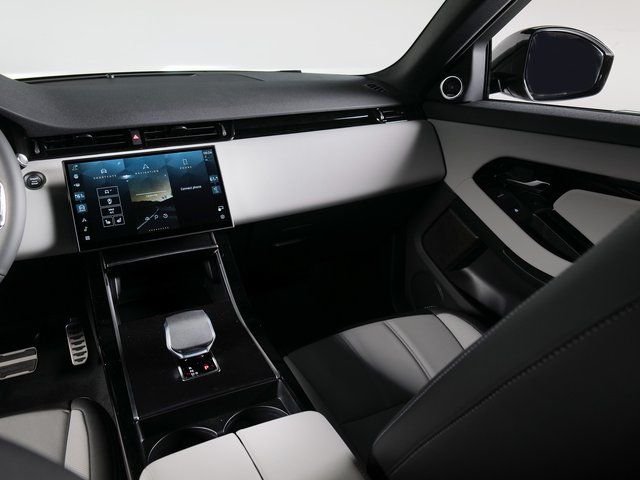 New 2026 Fuji White Land Rover Hoxton Edition image 16