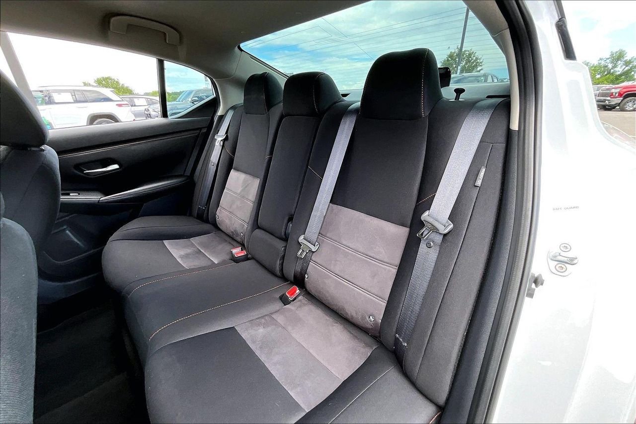 Used 2024 Aspen White Tricoat/Super Black Nissan SR Xtronic CVT image 24