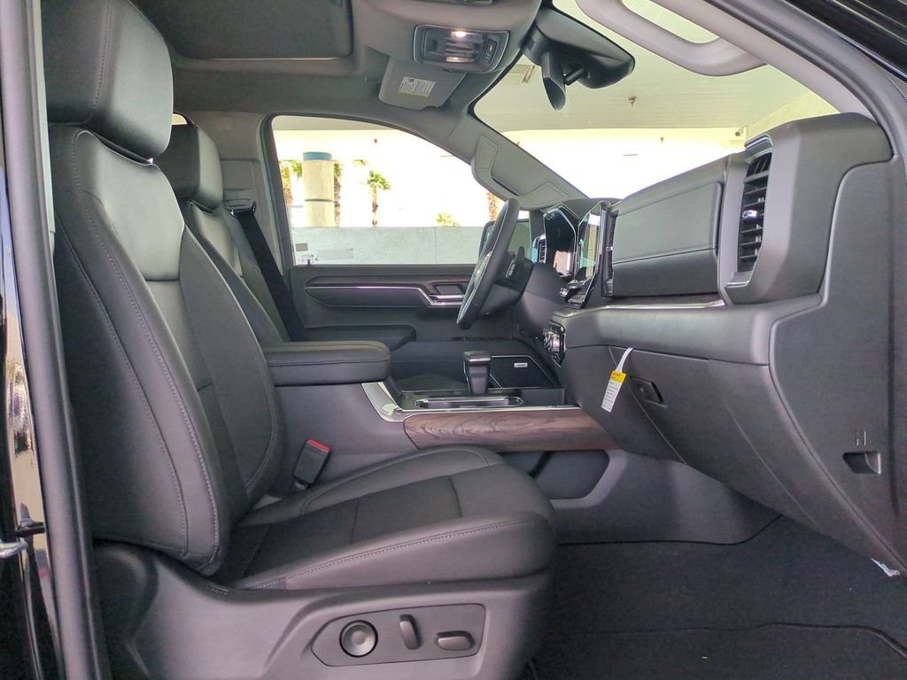 New 2026 Onyx Black GMC SLT image 33