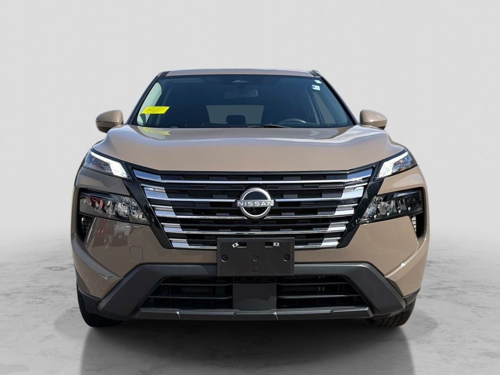 Used 2024  Nissan SV image 8