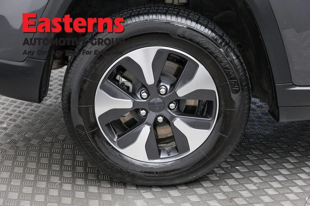 Used 2024 Gray Jeep 4xe image 34