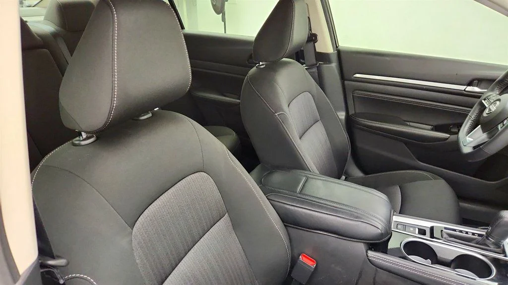 Used 2023 Super Black Nissan 2.5 SV Sedan w/ Moonroof, ProPILOT Assist & 12.3-Inch Touchscree image 23