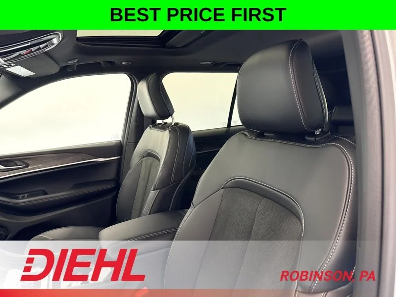 New 2026 Silver Zynith Exterior Paint Jeep Altitude image 19
