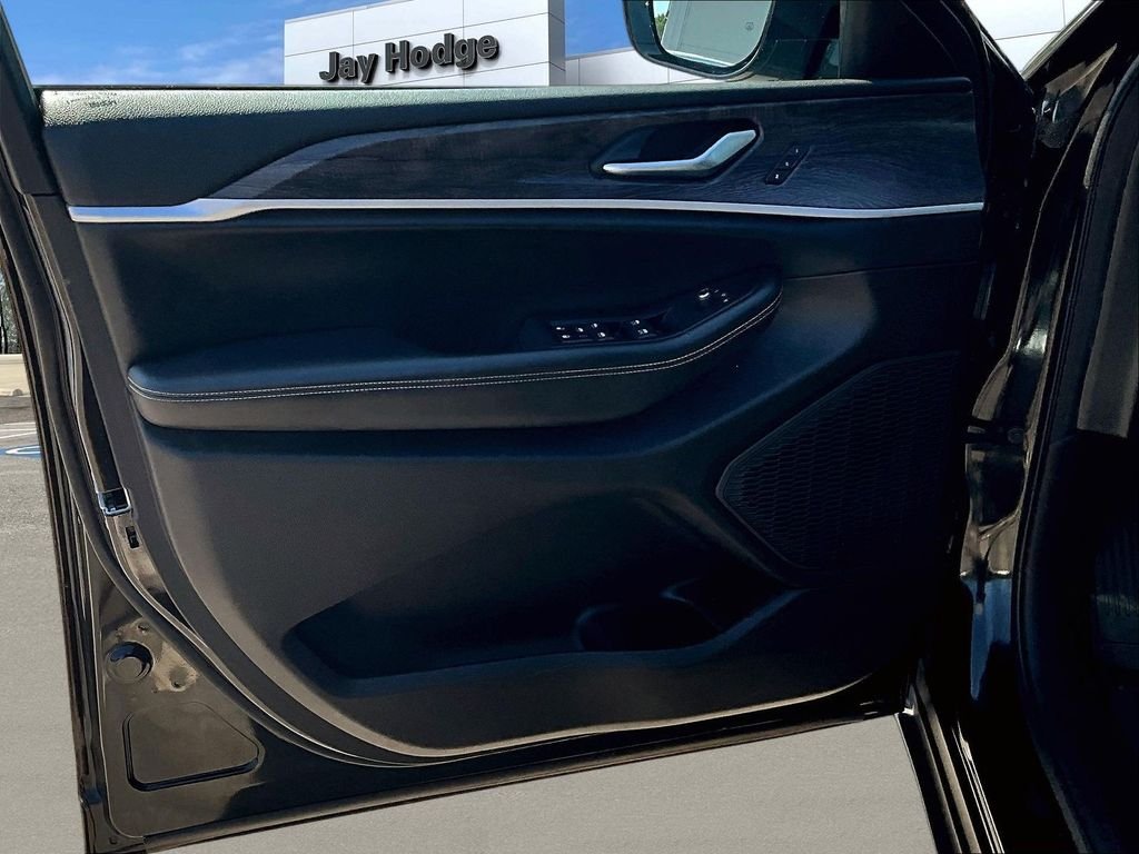Used 2023 Black Jeep Limited image 21