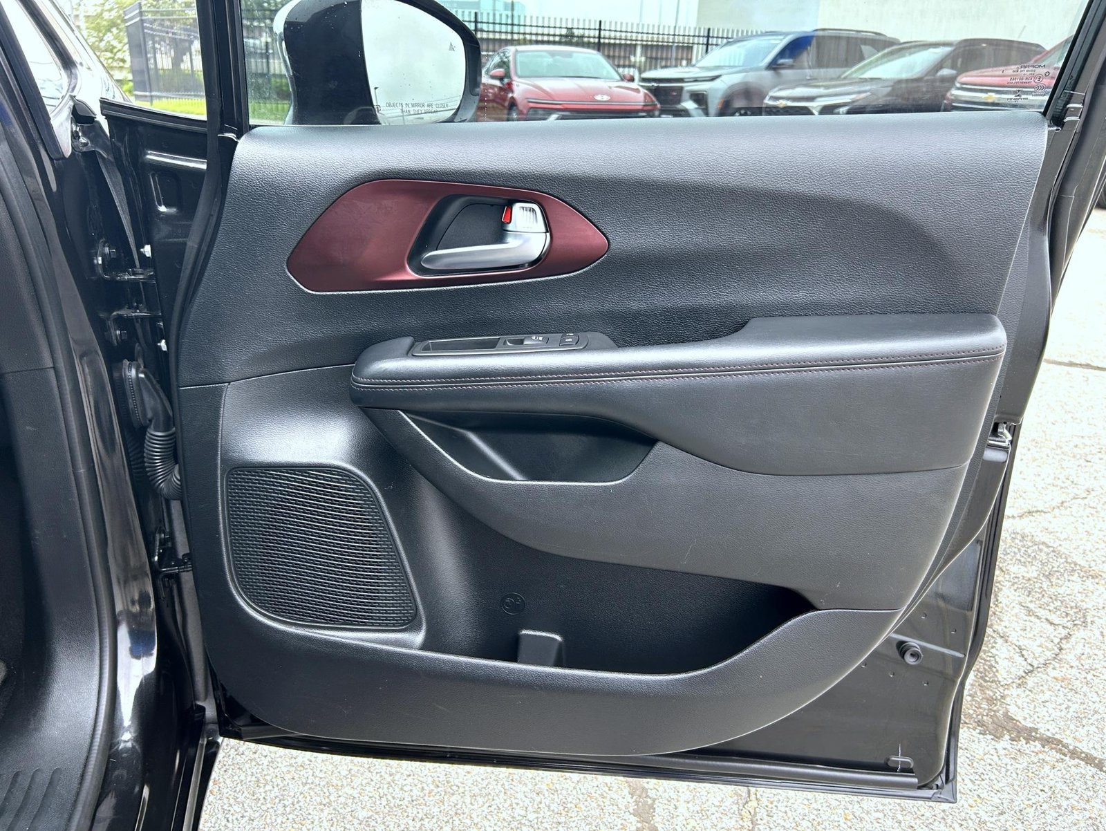 Used 2020 Black Chrysler Limited image 15