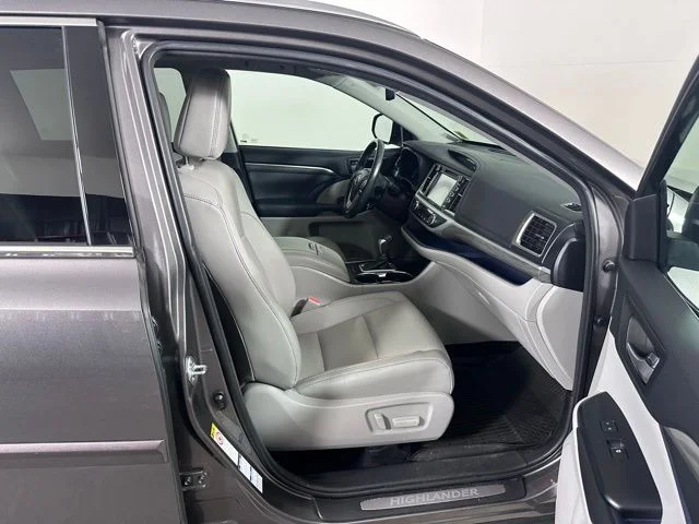 Used 2018 Gray Toyota Limited image 10