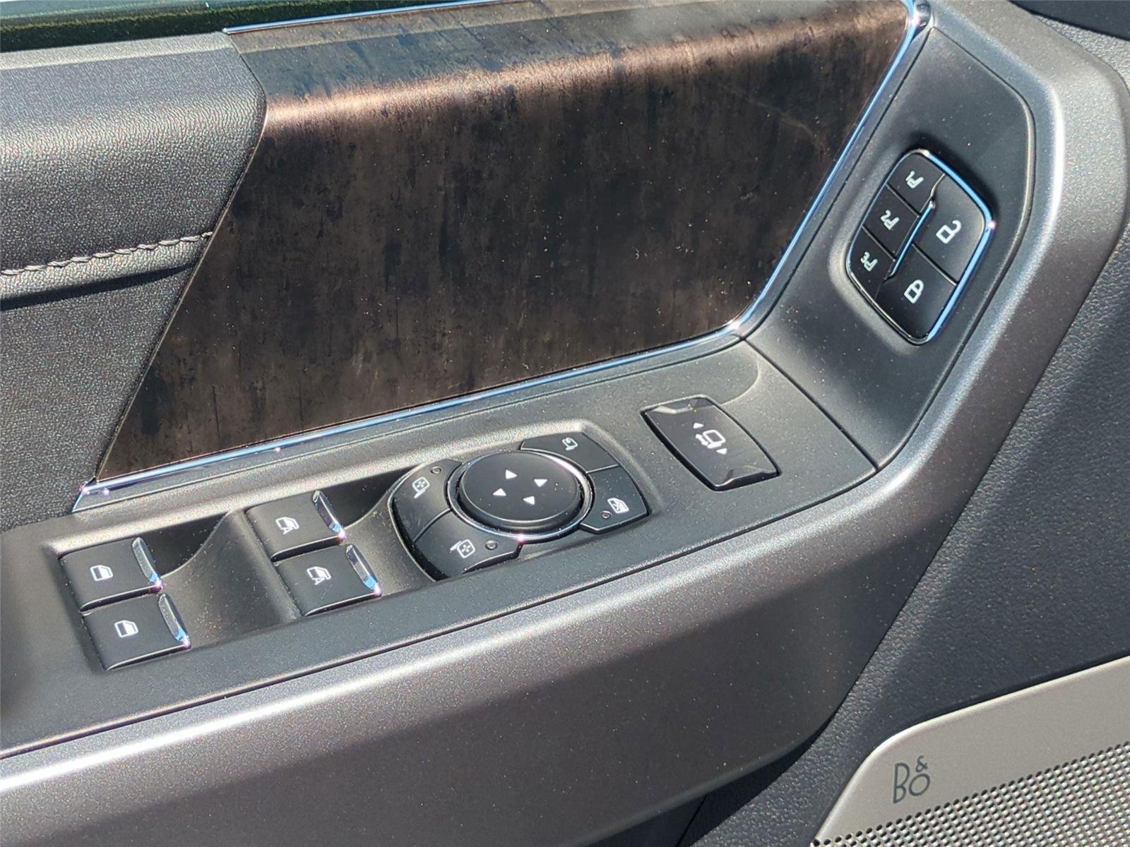 New 2026 Carbonized Gray Metallic Ford F-250® Lariat® image 16