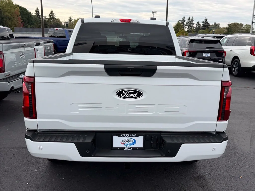 New 2026 Oxford White Ford XLT image 8