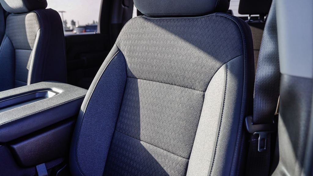 Used 2025 Summit White Chevrolet Custom image 29