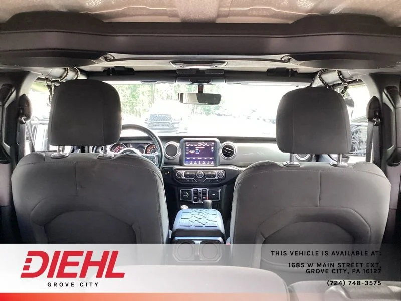 Used 2018 Black Jeep Unlimited Sahara image 8