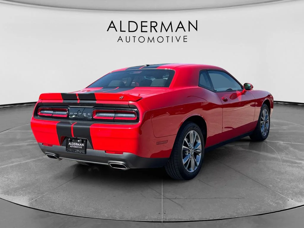 Used 2020 Red Dodge SXT image 5