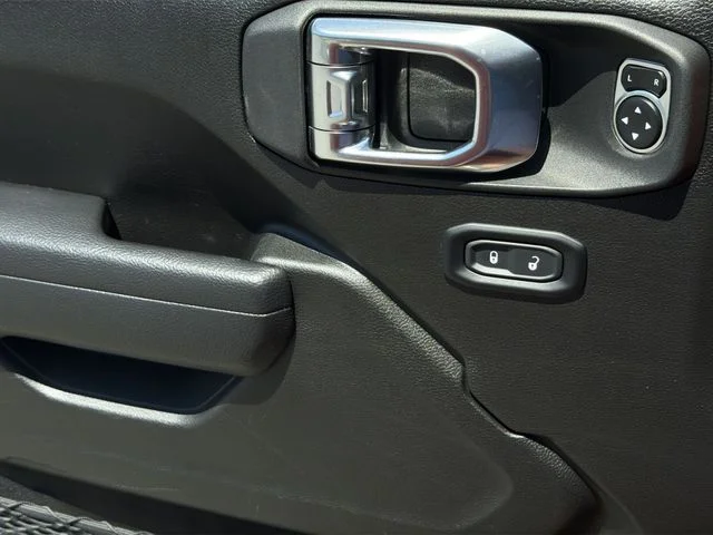 Used 2024 Red Jeep Sport S image 32