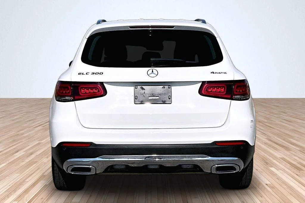 Used 2022 White Mercedes-Benz GLC 300 image 4