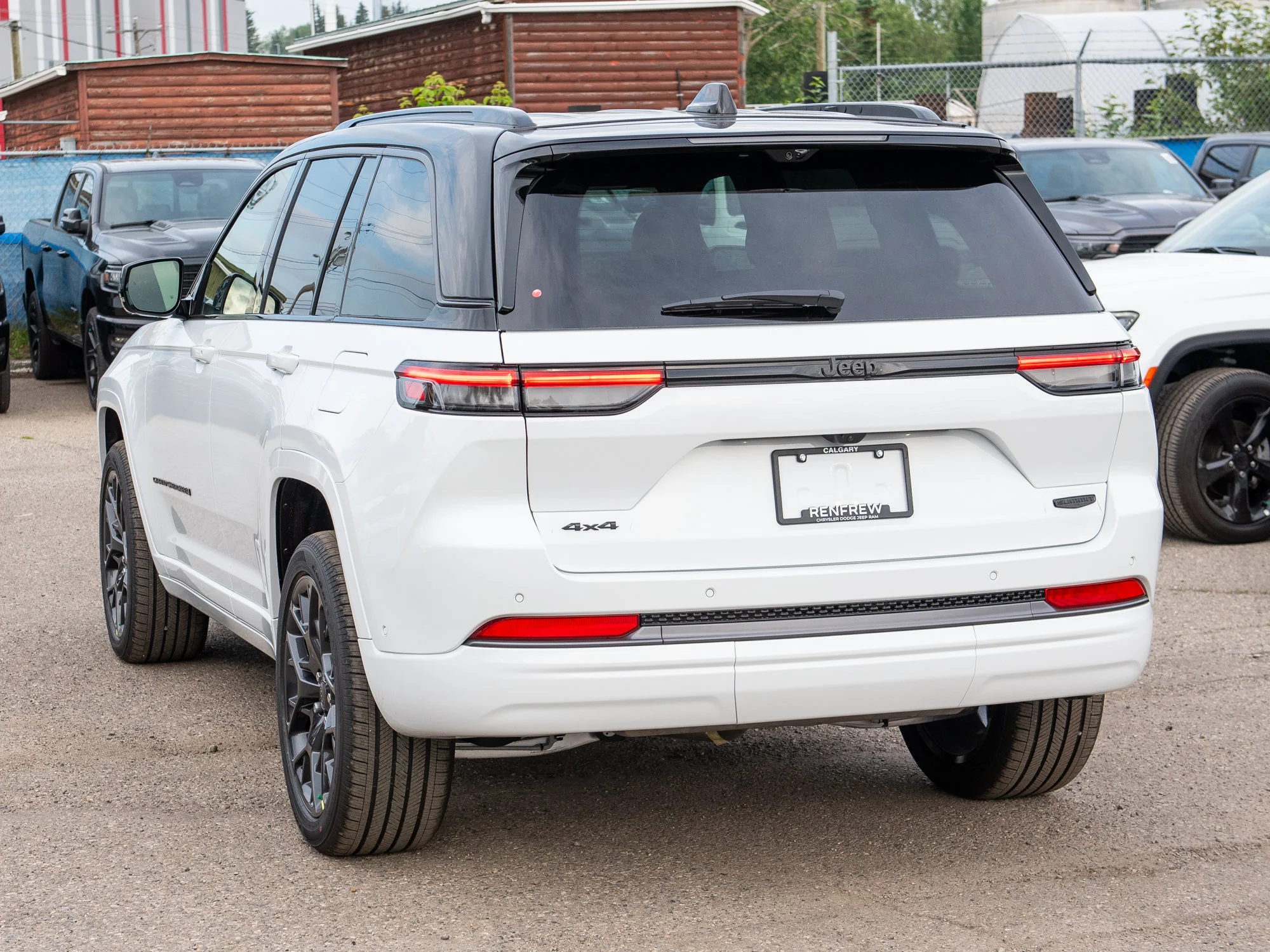 New 2026 White Jeep Summit* image 3