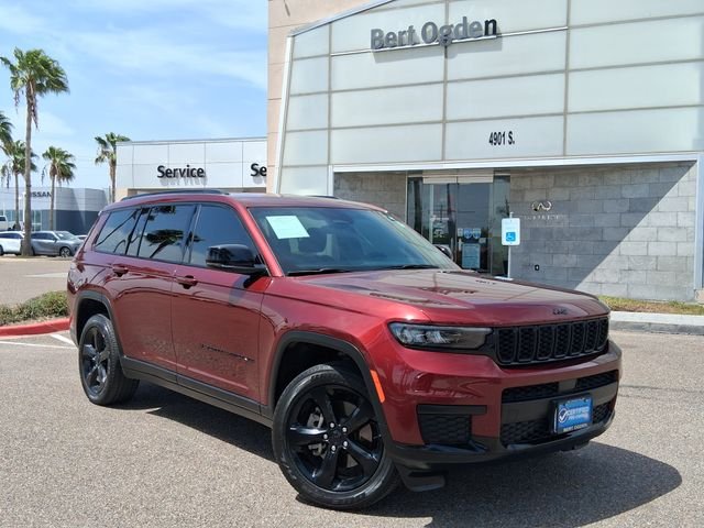 Used 2025 Red Jeep Altitude image 1