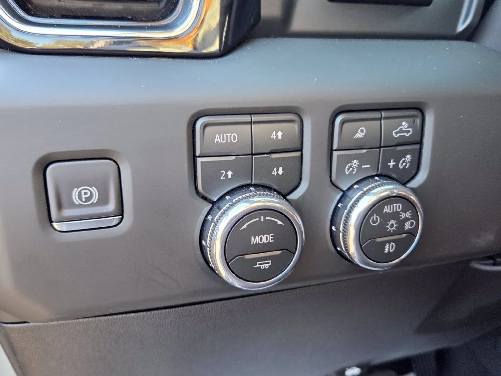 Used 2026 Sterling Metallic GMC Denali Ultimate image 32