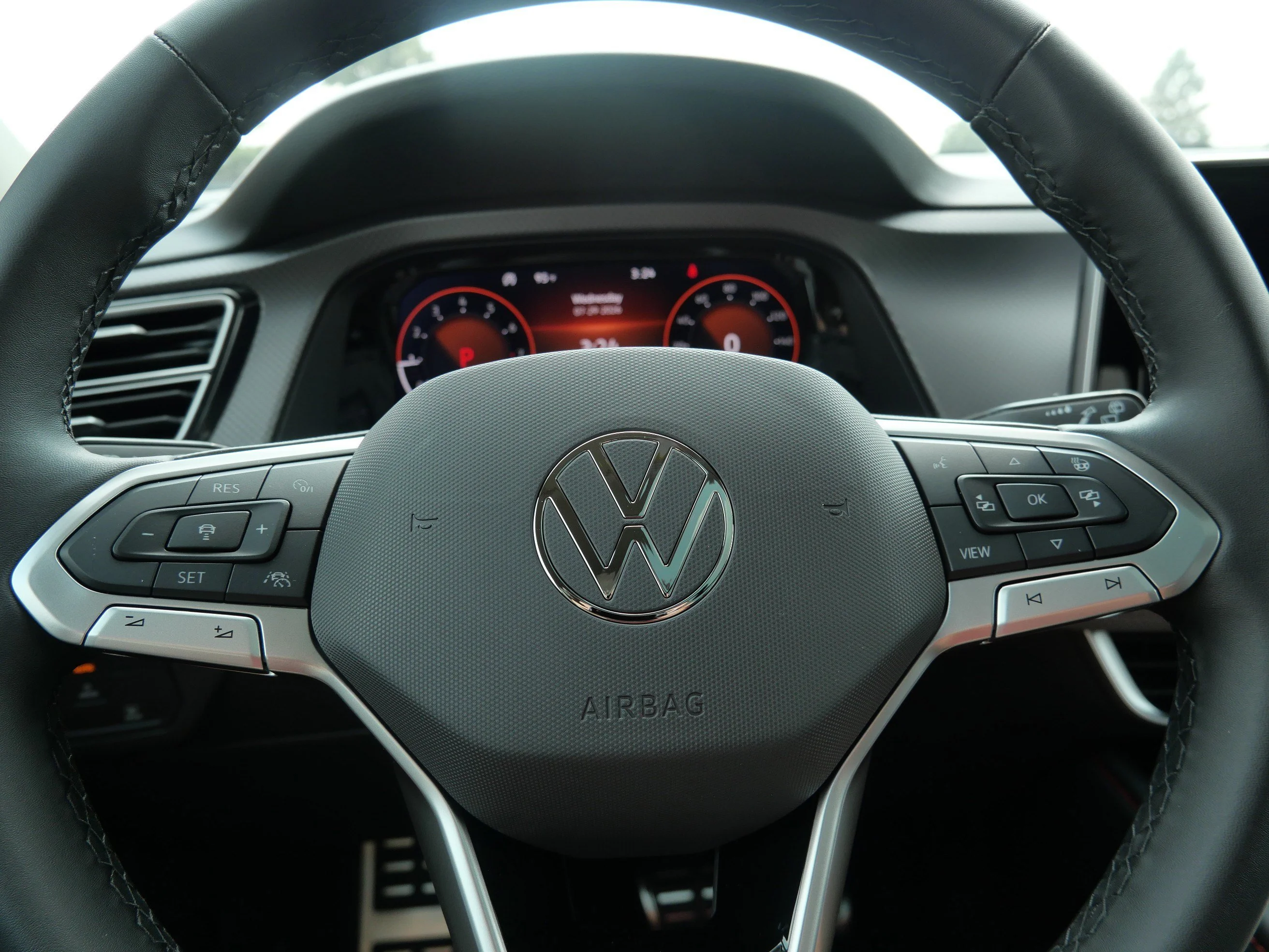 New 2026 Pure Gray Volkswagen 2.0T Peak Edition image 9