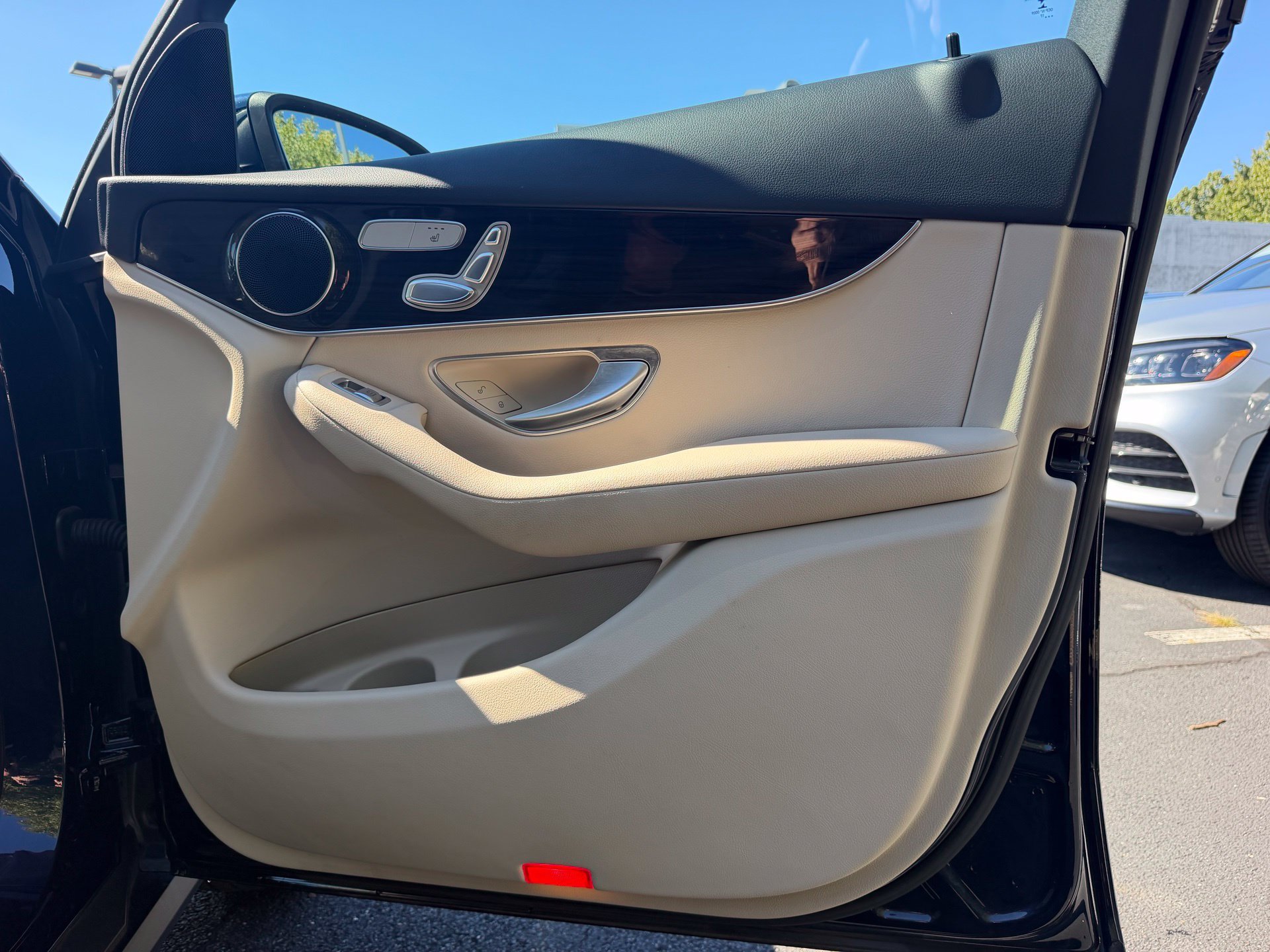 Used 2018  Mercedes-Benz GLC 300 image 19