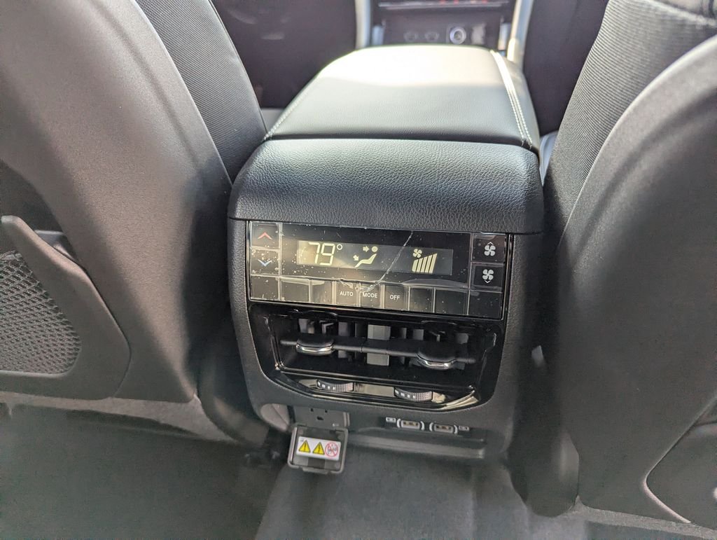 New 2025 Silver Zynith Exterior Paint Jeep Altitude X image 37