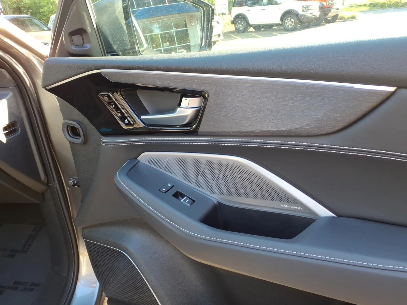 Certified Used 2026 Liquid Carbon Metallic Acura SH-AWD with Advance Package image 13