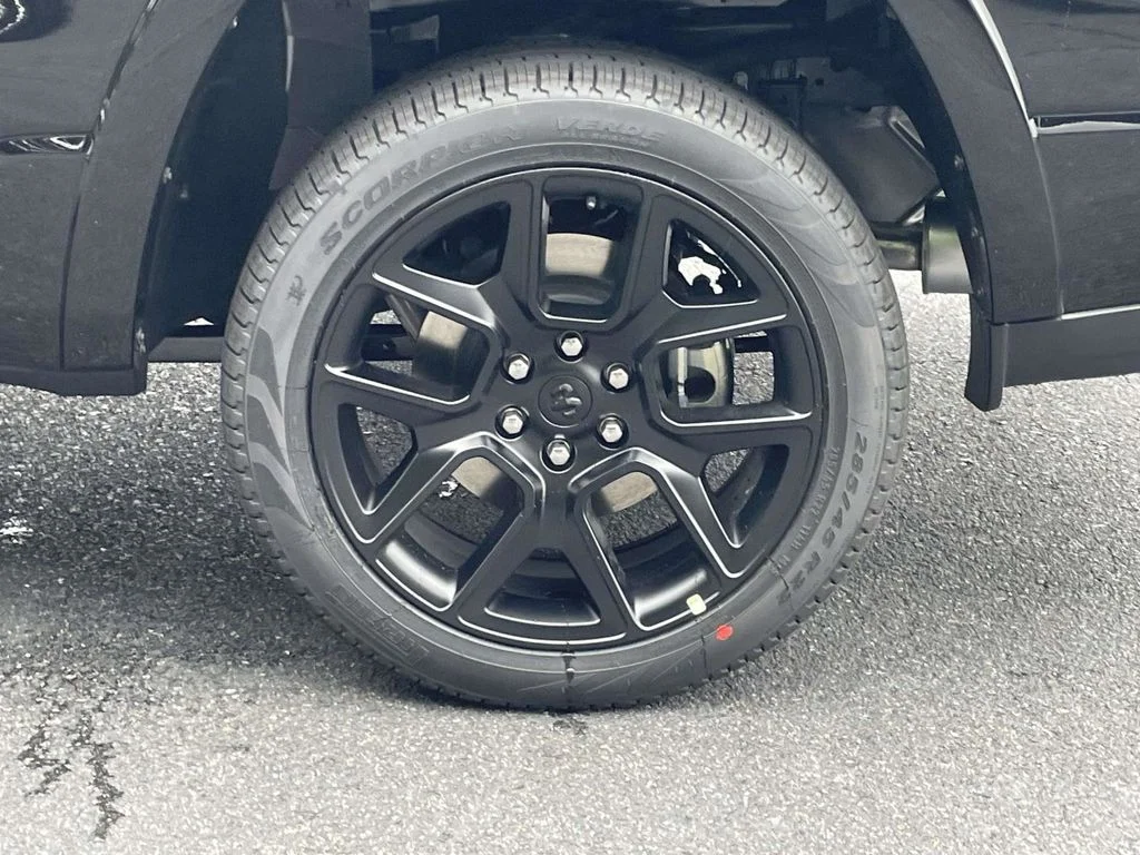 New 2026 Diamond Black Crystal Pearl-Coat Exterior Paint RAM Laramie image 12
