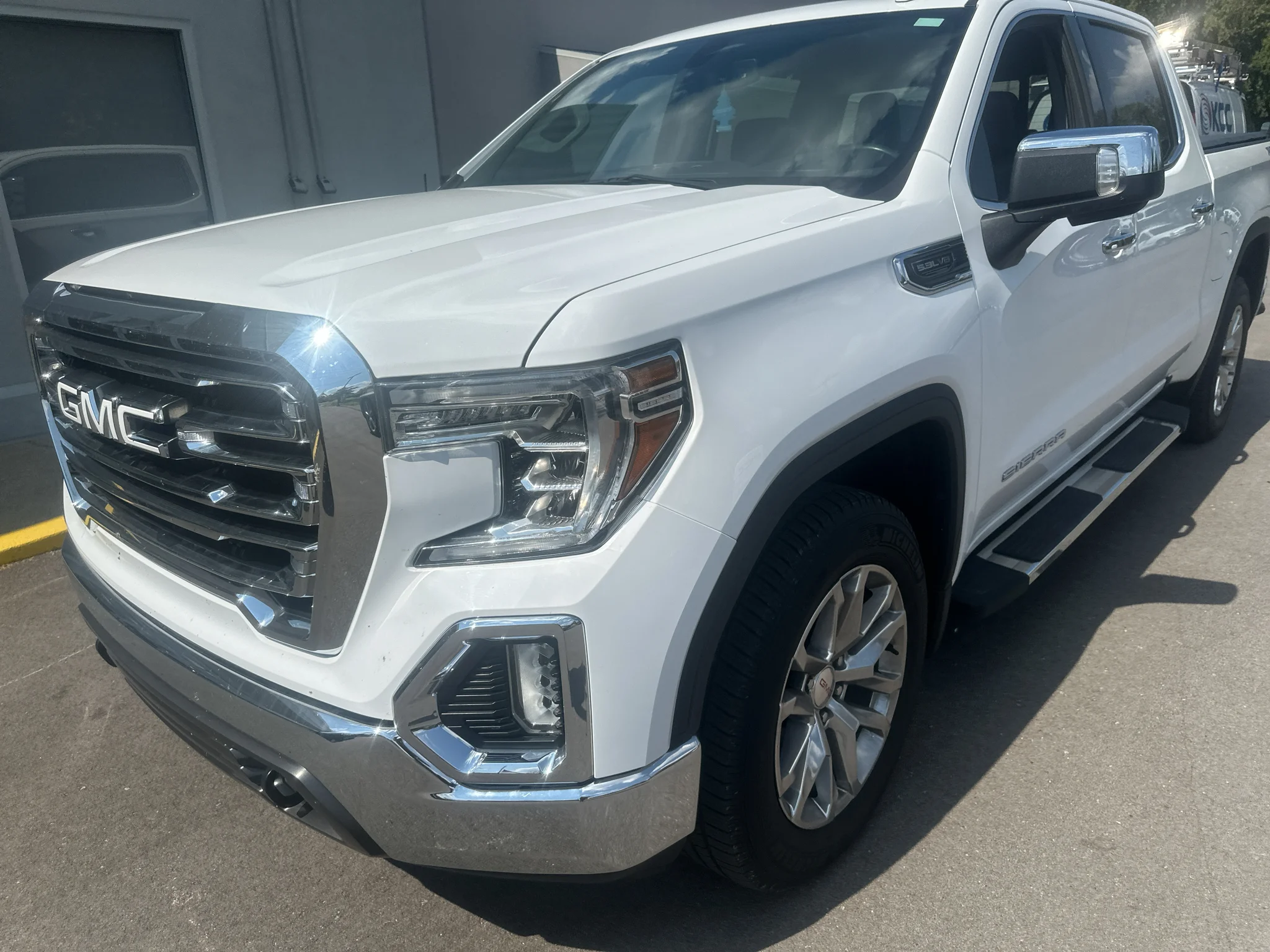 Used 2019 Summit White GMC SLT image 3