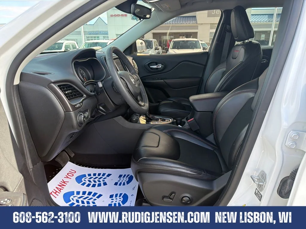 Used 2022 White Jeep Trailhawk image 9