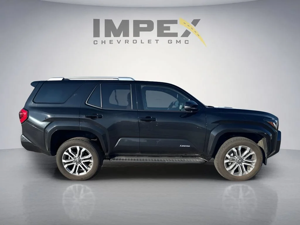 Used 2025  Toyota SR5 image 6