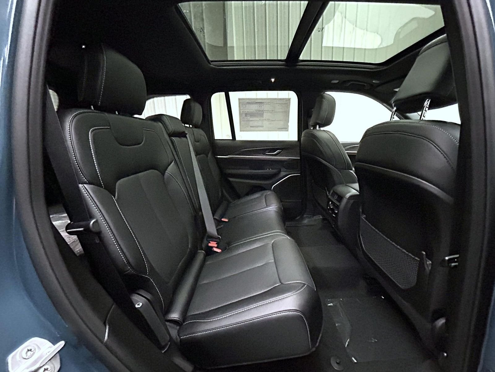 New 2026 Steel Blue Exterior Paint Jeep Limited Reserve image 18