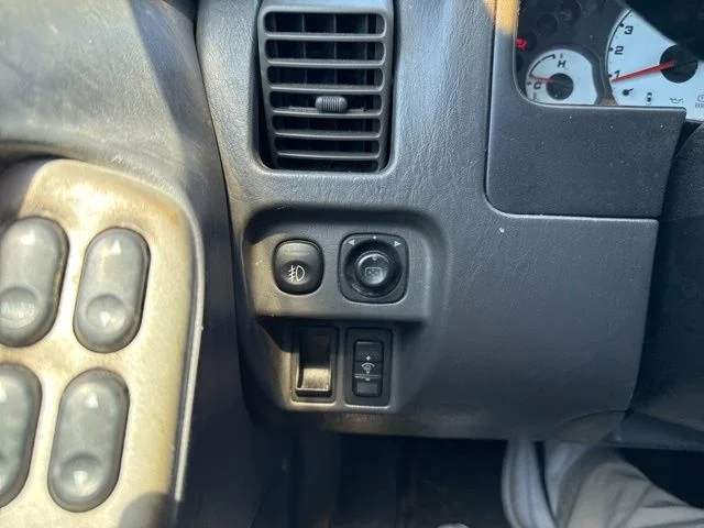 Used 2004 Gray Ford XLT image 25