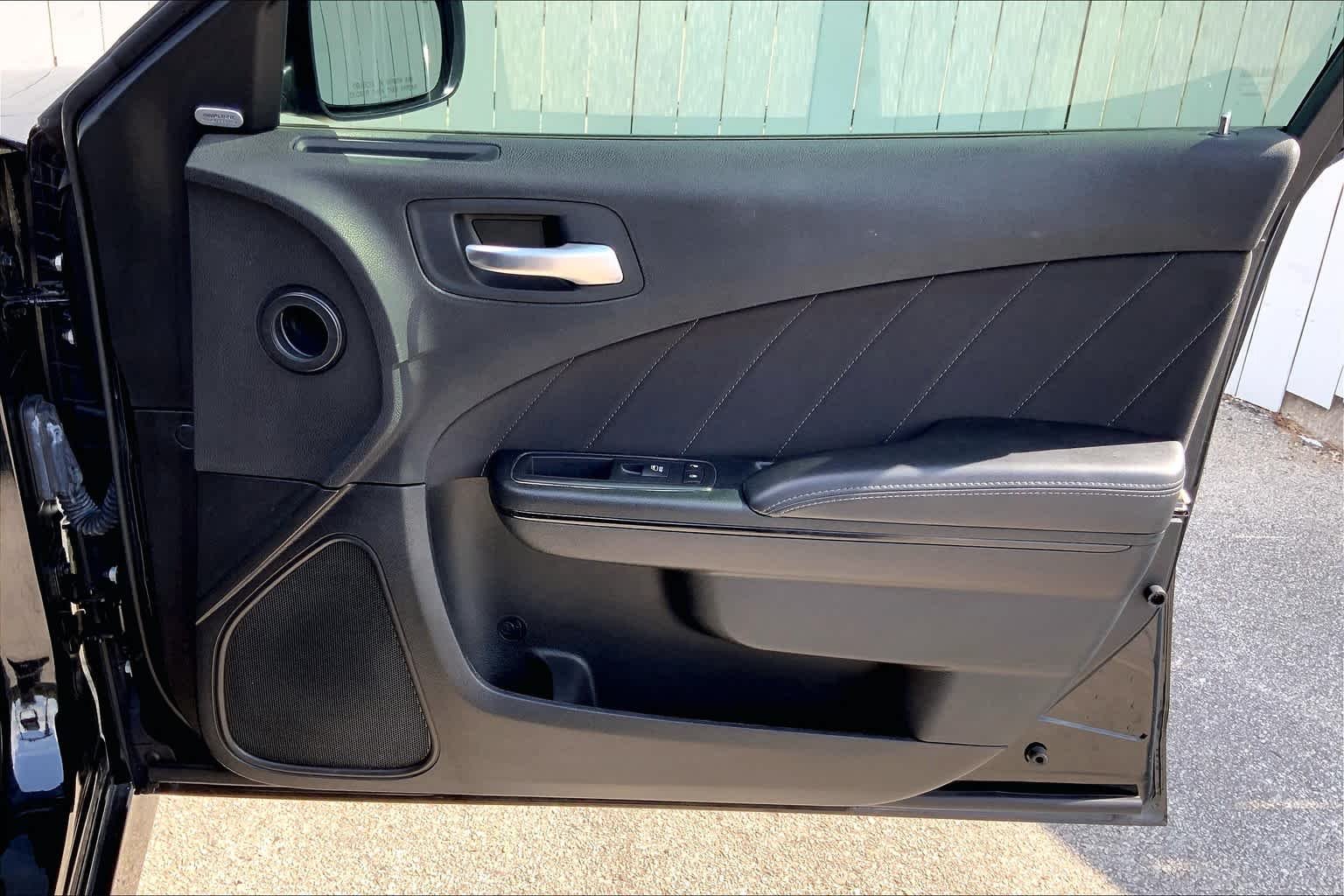 Used 2018 Pitch Black Clearcoat Dodge SXT Plus image 22