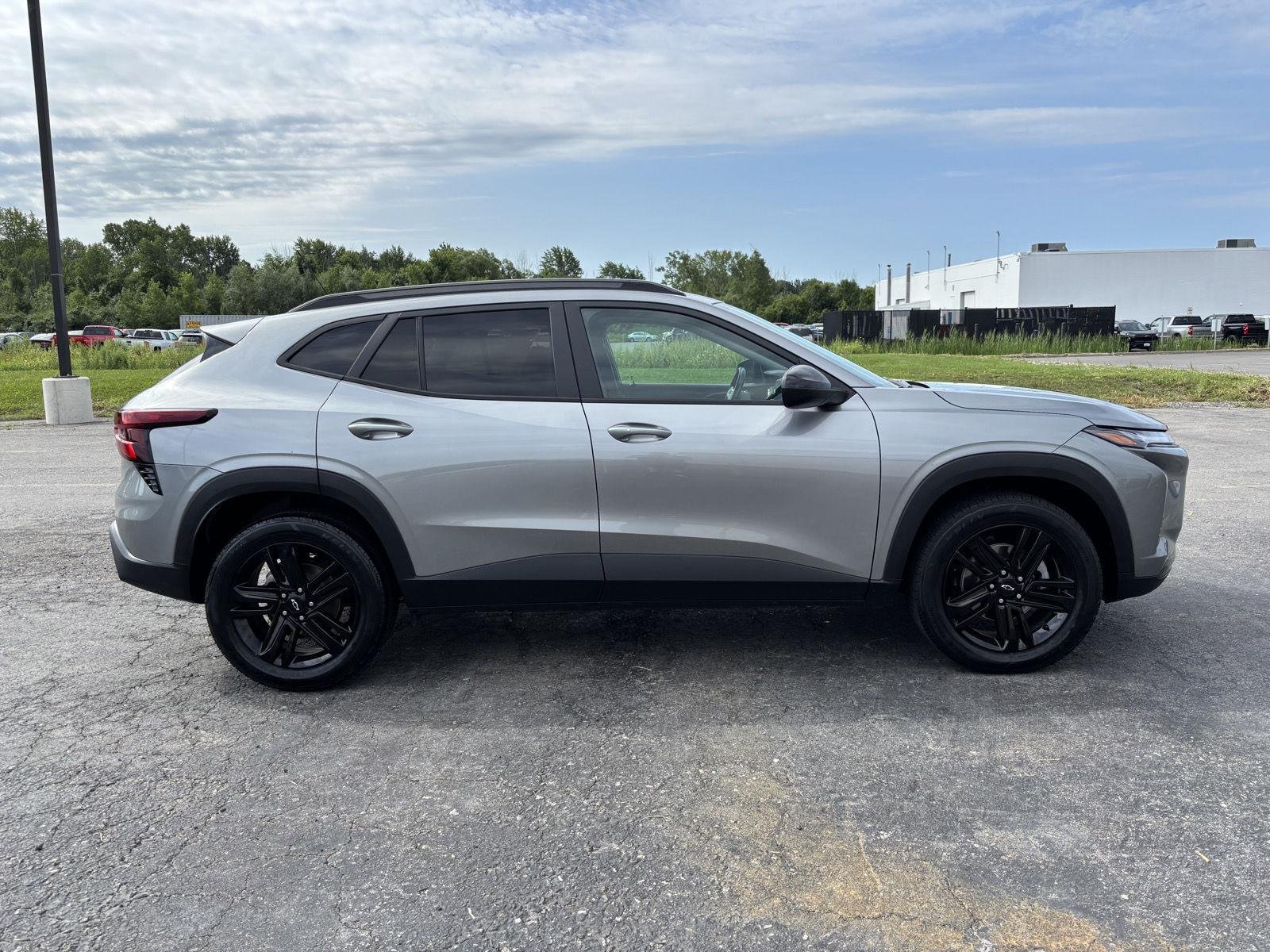 Used 2024 Sterling Gray Metallic Chevrolet ACTIV image 8