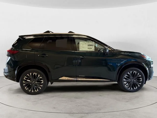 New 2026 Black Nissan Platinum image 7