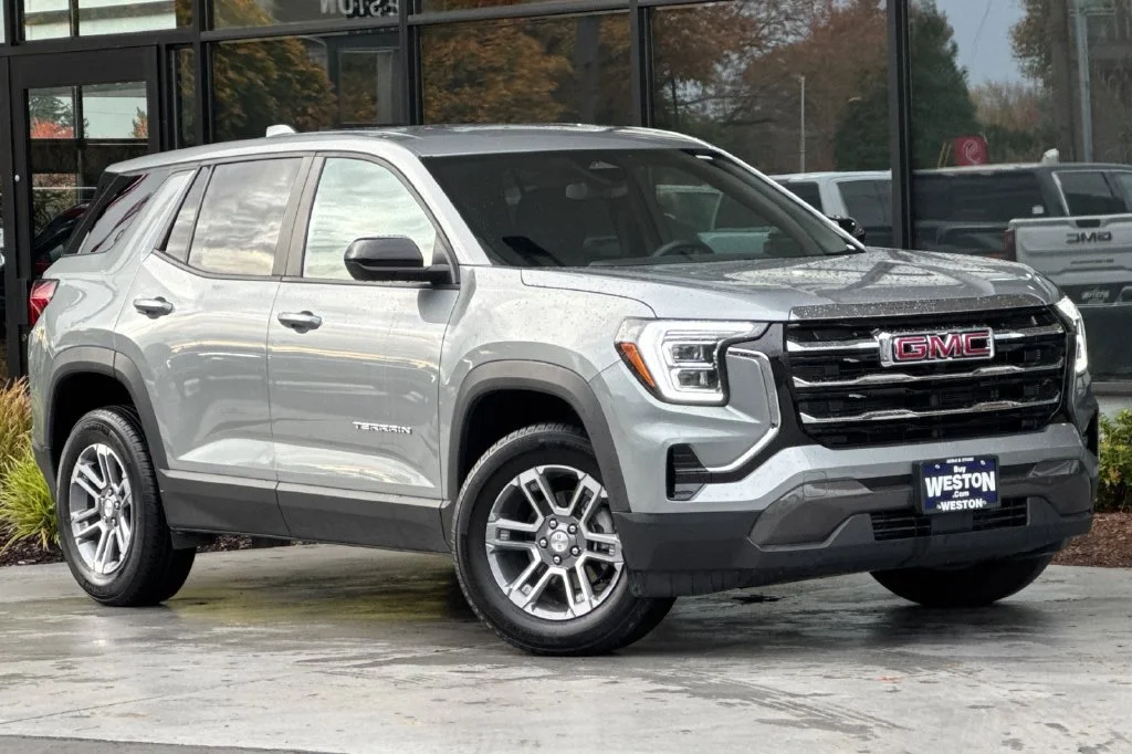 Used 2026 Sterling Metallic GMC Elevation image 2