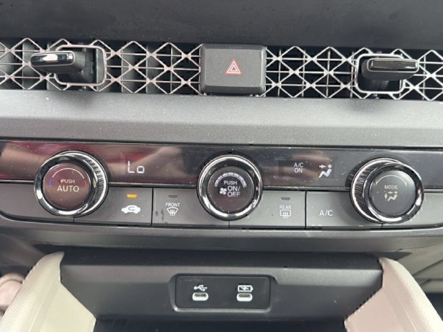 Used 2024 White Honda LX image 12