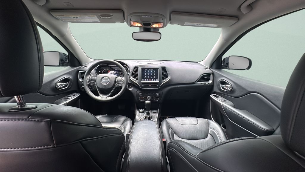 Used 2022 Gray Jeep Latitude Lux image 12