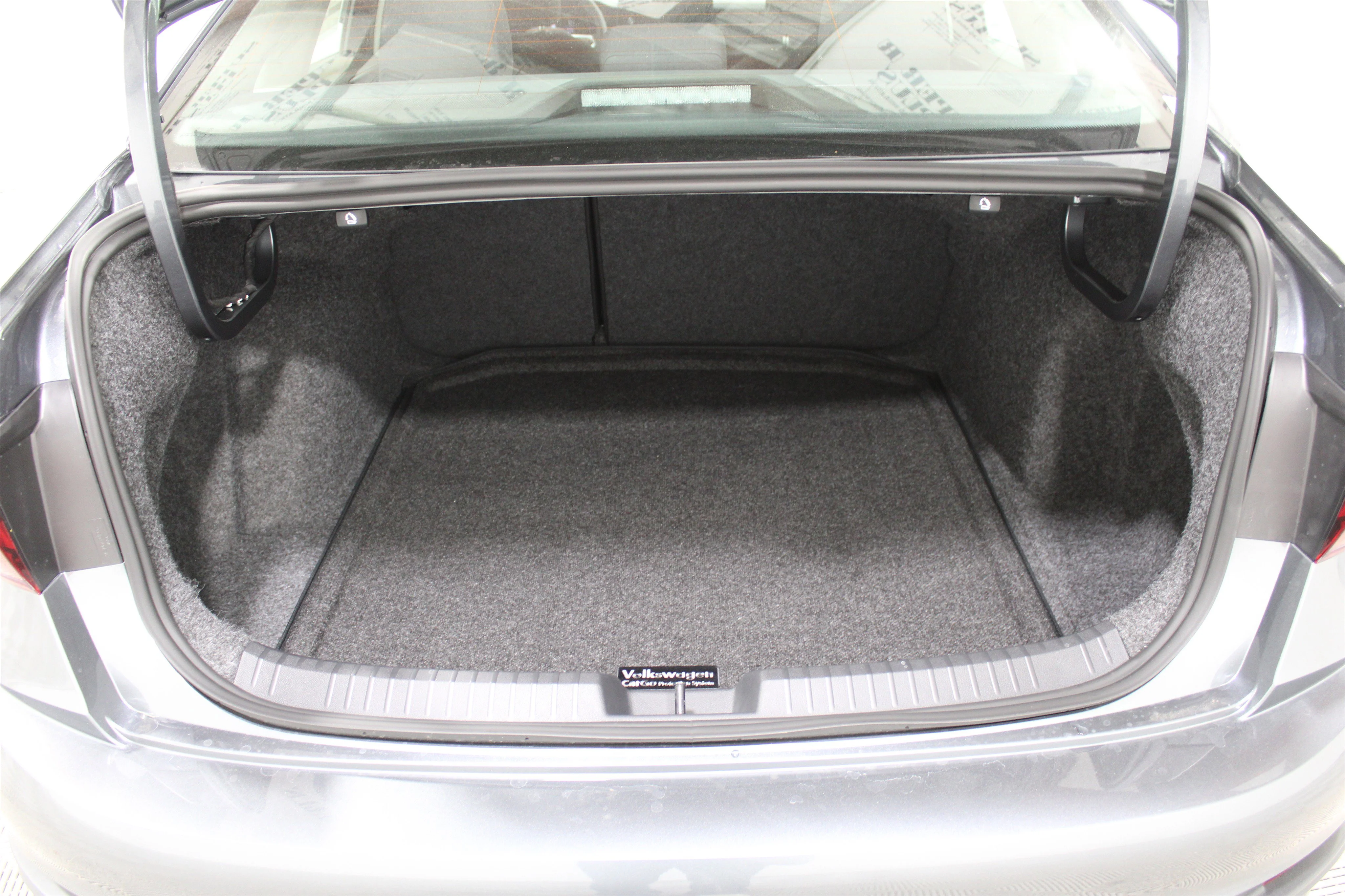 New 2026 Platinum Gray Metallic Volkswagen S image 22