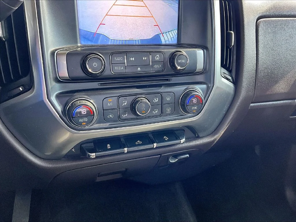 Used 2017 White Chevrolet LT image 20