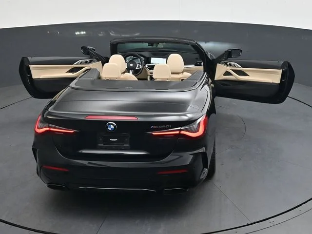 Used 2022 Black BMW M440i image 32