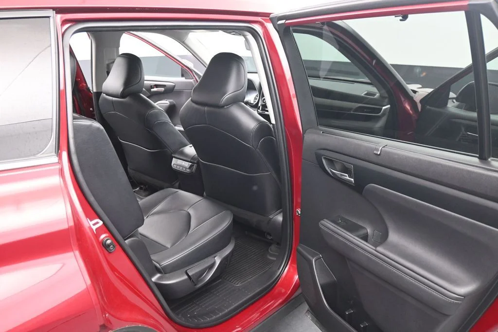 2023 Toyota Highlander XLE - Photo 23