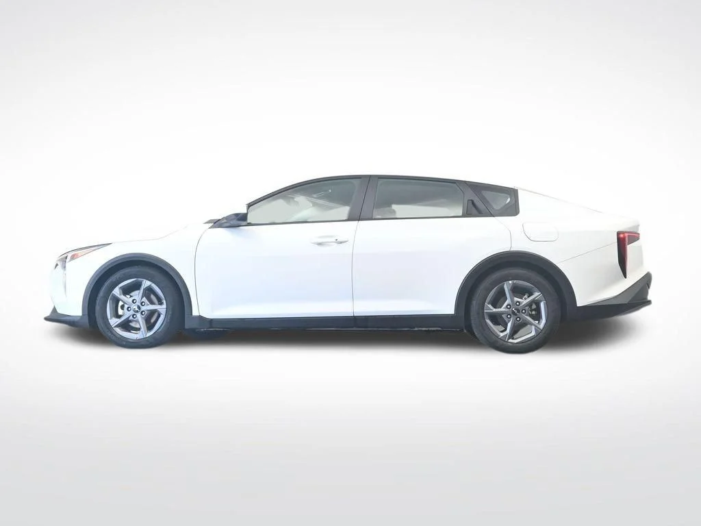 2025 Kia K4 LXS - Photo 36