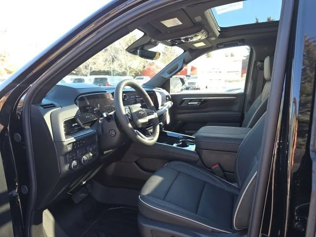 2026 Chevrolet Suburban Premier - Photo 24